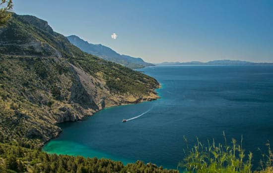 Riviera Omis